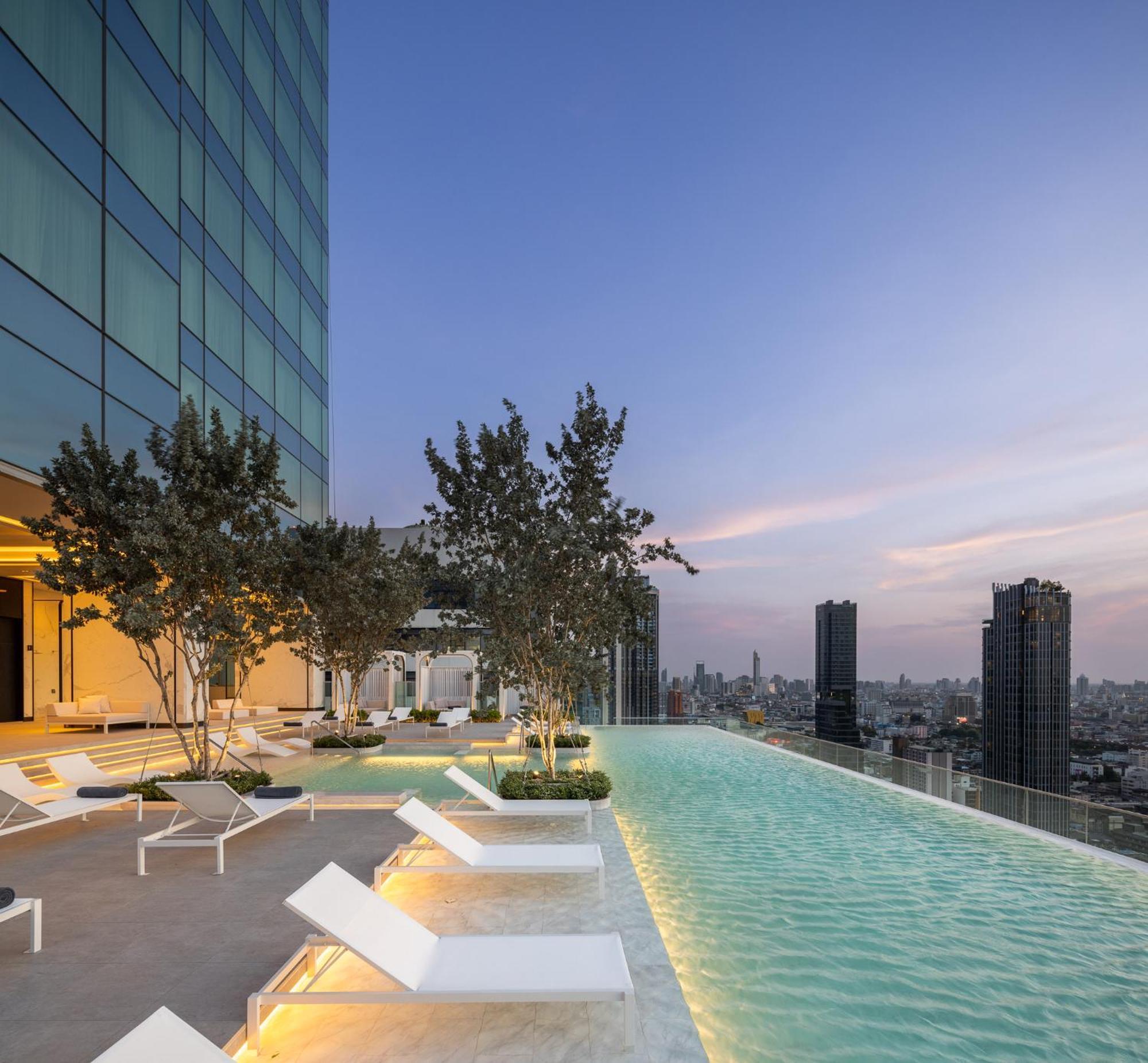 בנגקוק Eastin Grand Hotel Phayathai מראה חיצוני תמונה The pool at the 39th floor